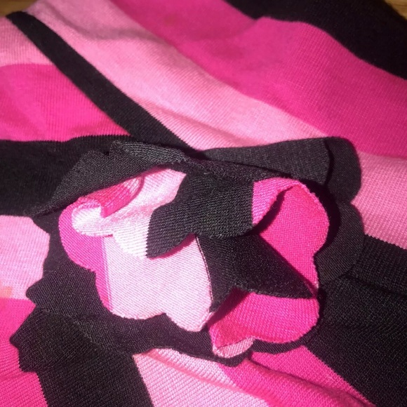 One Hart Asymmetrical Striped Pink Black Mini Skirt Flare 3D Flower Punk Size M - Picture 3 of 6